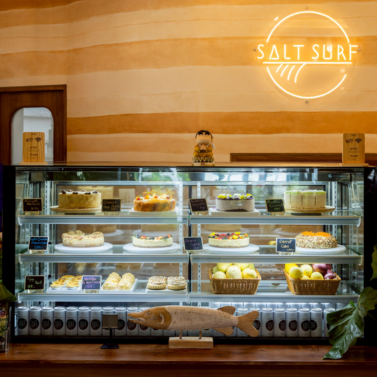 Salt Surf (beachfront cafe & surf shop)