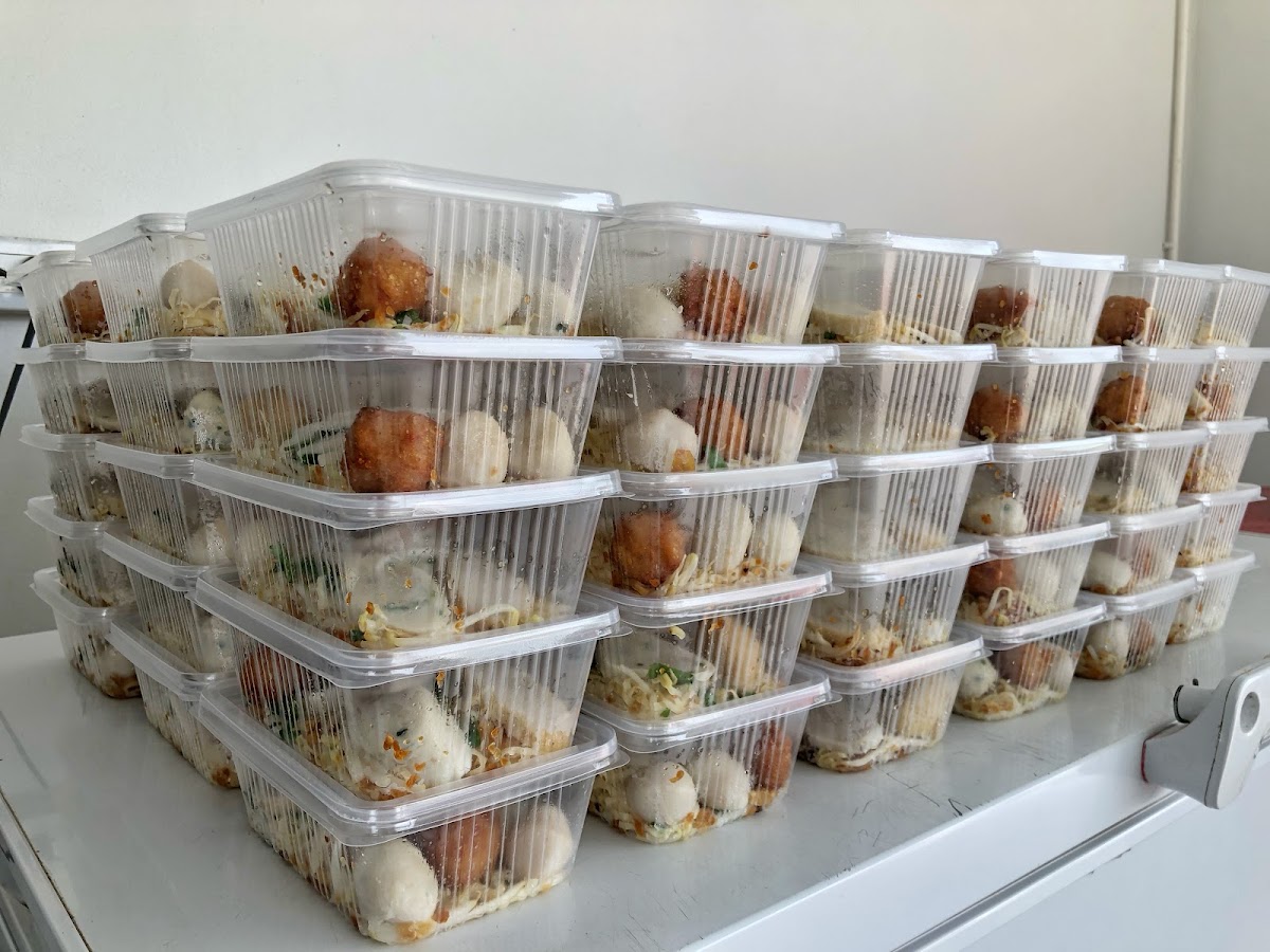 ลูกชิ้นปลาบรรทัดทอง ที่1 จส.100 สาขาคู้บอน-คลองสามวา