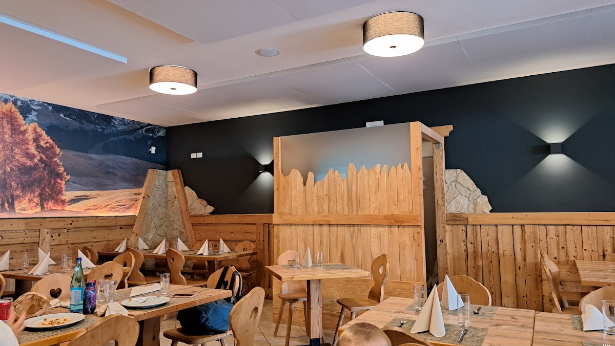 Ristorante Pizzeria Chalet Plan Dei Sarnacli