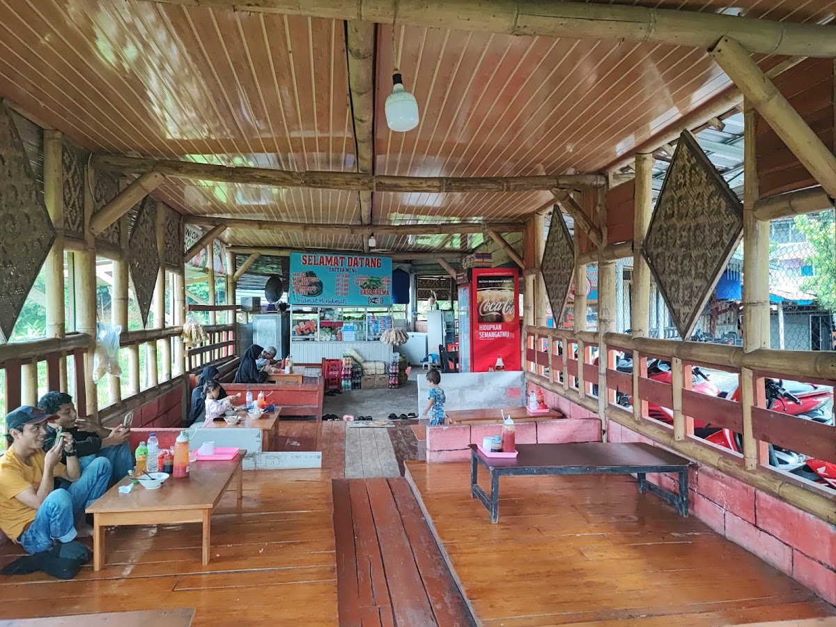 Lesehan Bakso Arema Curbit