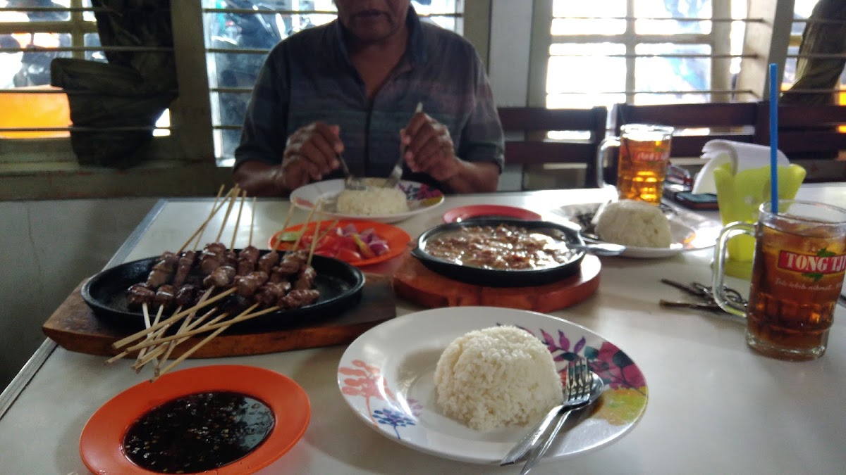 Warung Sate Gule Kambing Pak Sis