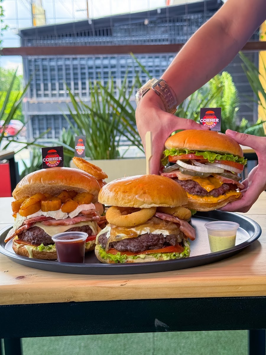 Corner Burger - El Ingenio