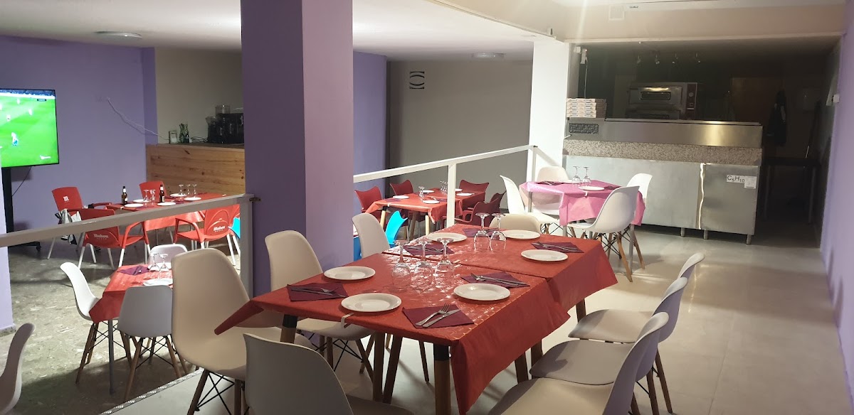 Pineapple restaurant and pizza bar