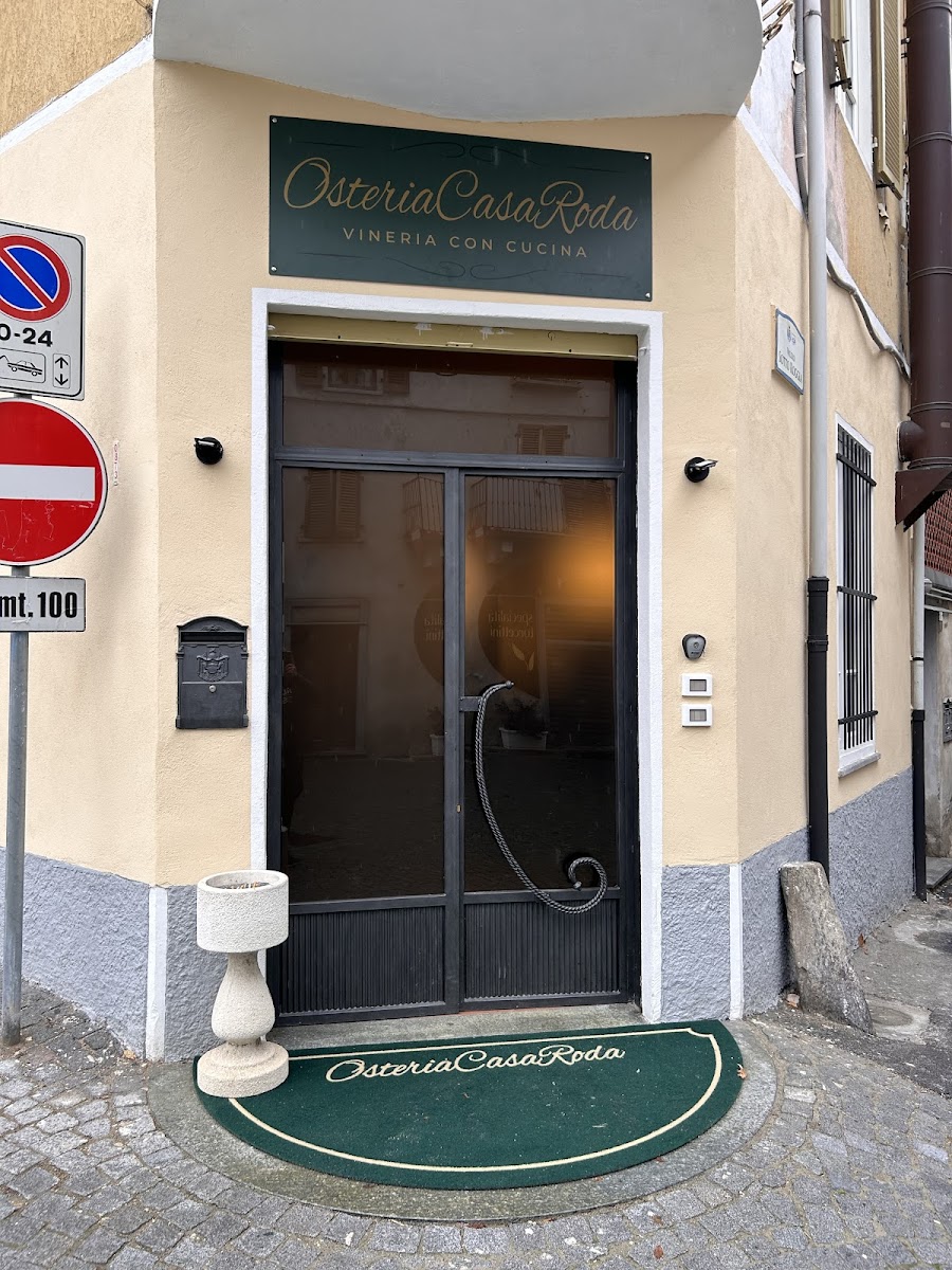 Osteria Casa Roda,vineria con cucina
