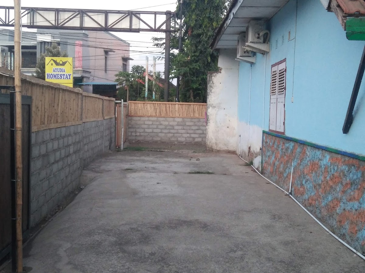 Warung Nasi Bebek Madura P. Sumatli