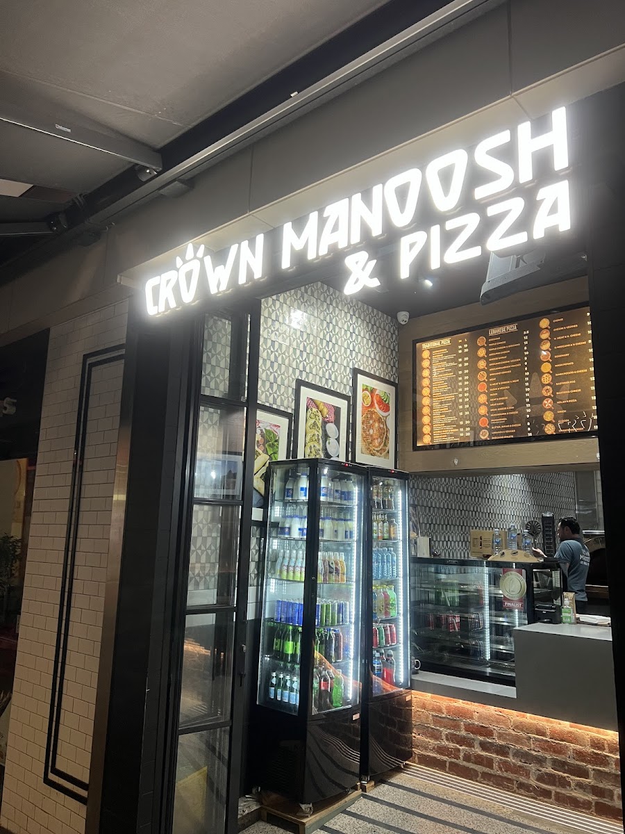 Crown Manoosh & Pizza