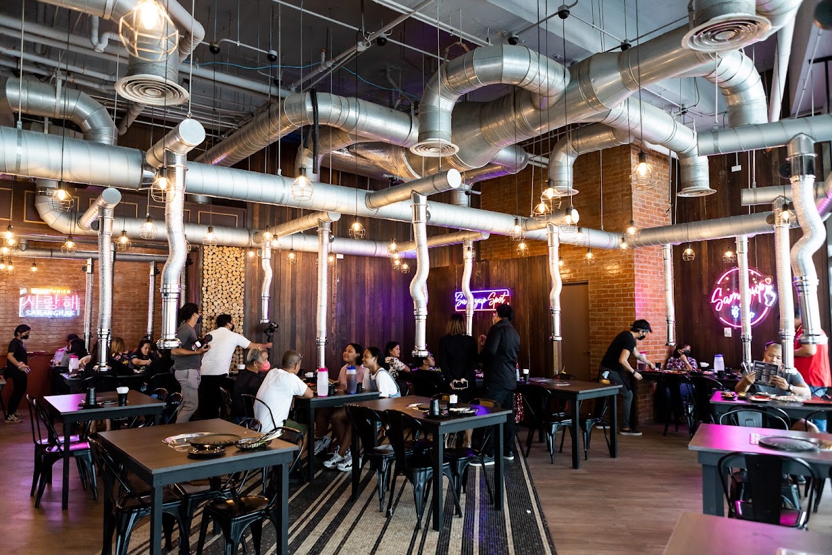 Samgyuniku Uptown Mall Branch