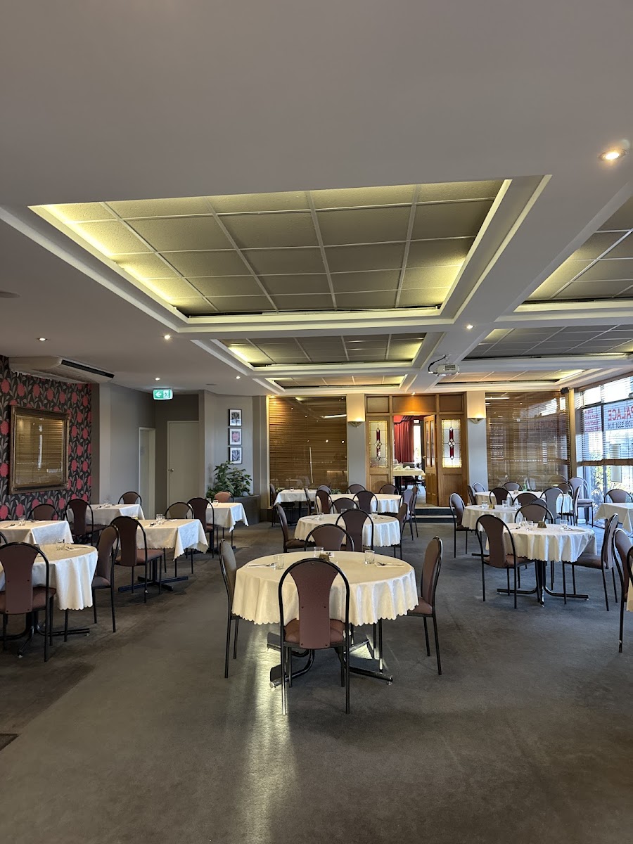 Maple Palace Restaurant