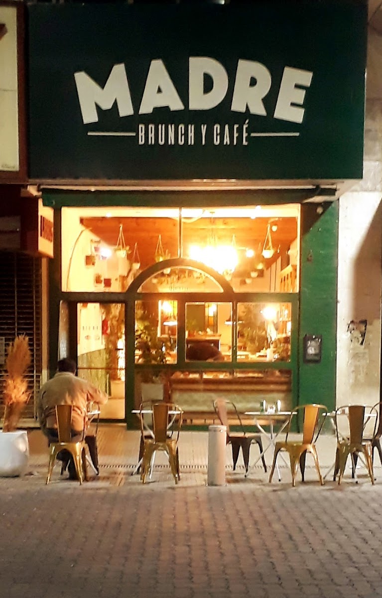 Madre. Brunch y cafe