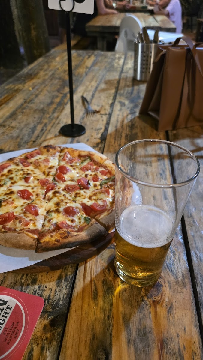 Valencia Bar and Grill