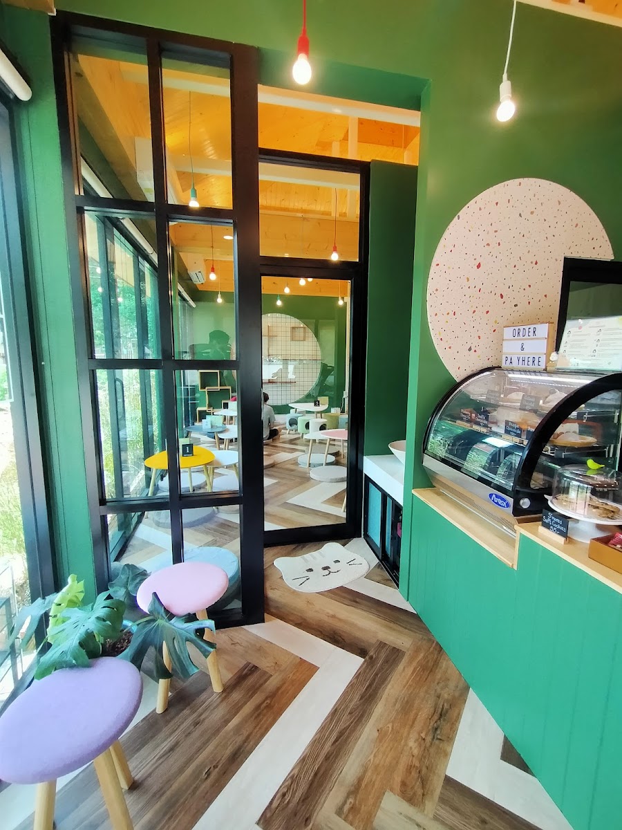 Pick a Pieces Café & Cuddle