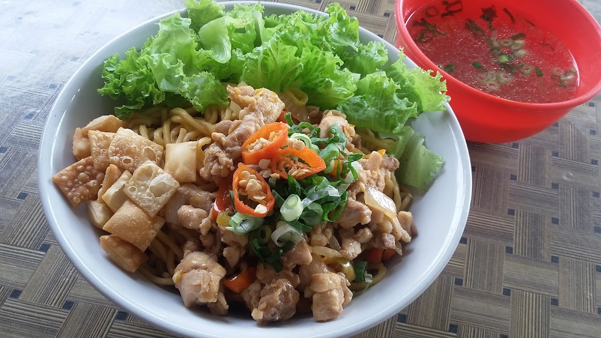 Mie Ayam Hawkeu