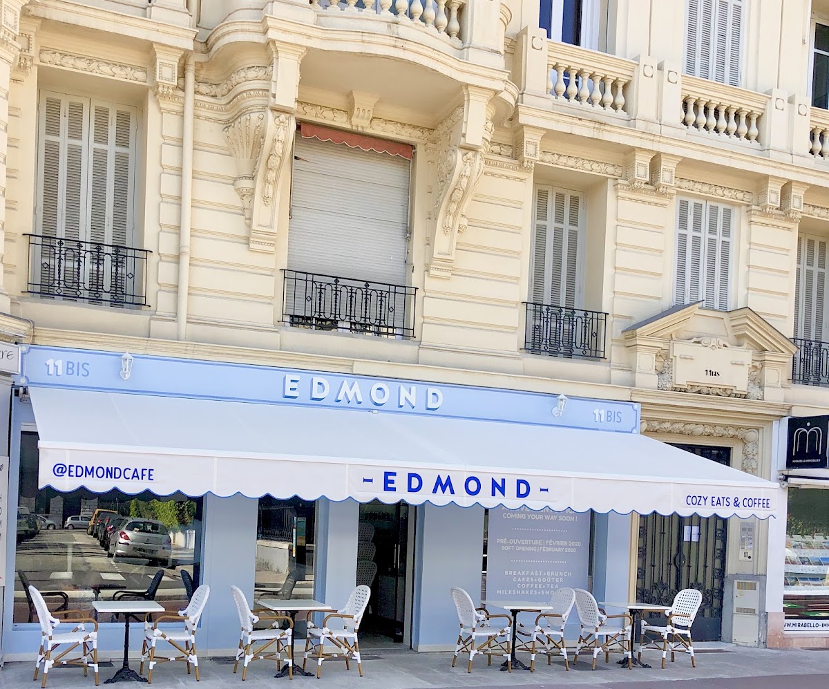 EDMOND café #1 (Breakfast | Brunch | Cakes)
