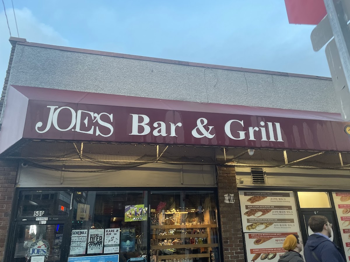 Joe's Bar & Grill