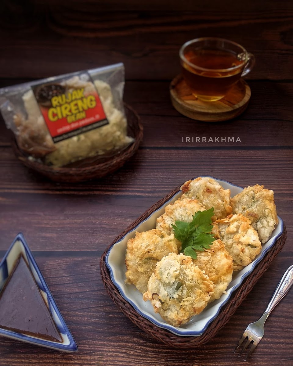 Bubur Ayam Paling Enak di Makassar - Cafe Bean