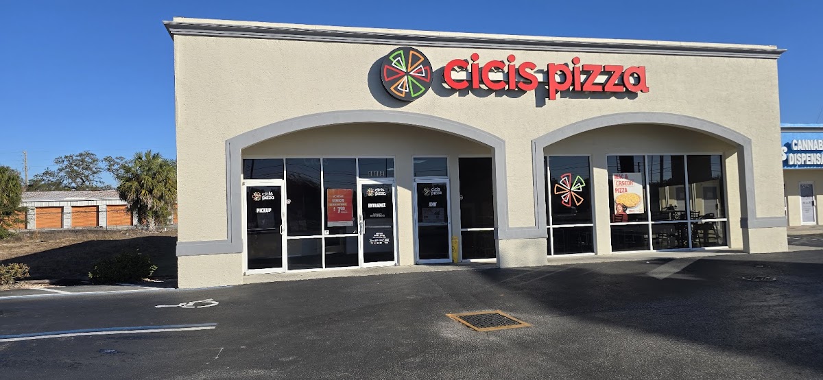 Cicis Pizza