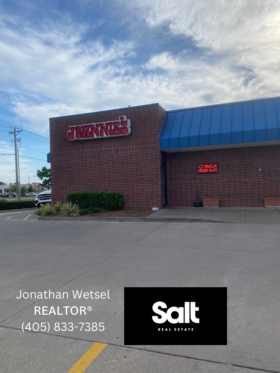 Johnnie's Charcoal Broiler