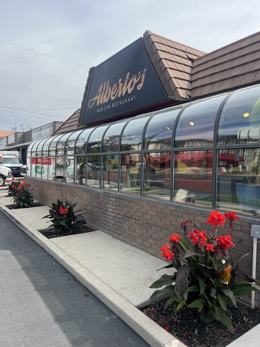 Alberto's Mexican Restaurant