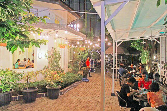 Omah Londo Angkringan