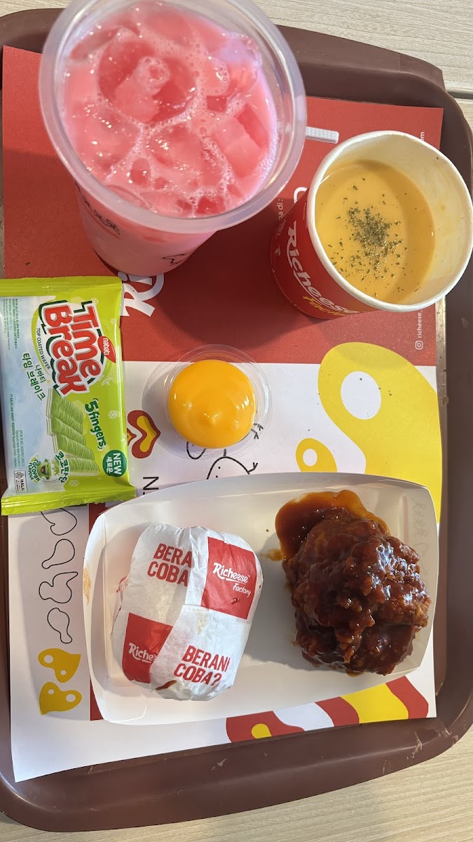 Richeese Factory Ciwalk