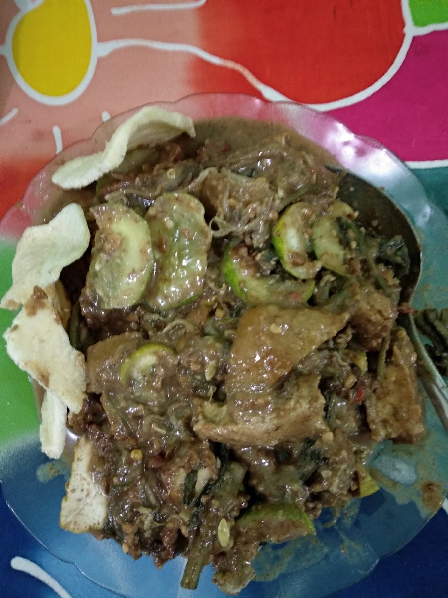 Warung Rujak Cingur Suroboyo Ibu H.Ek. Susmiati