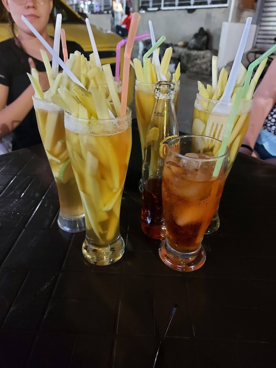 MICHELADAS Y PICADAS