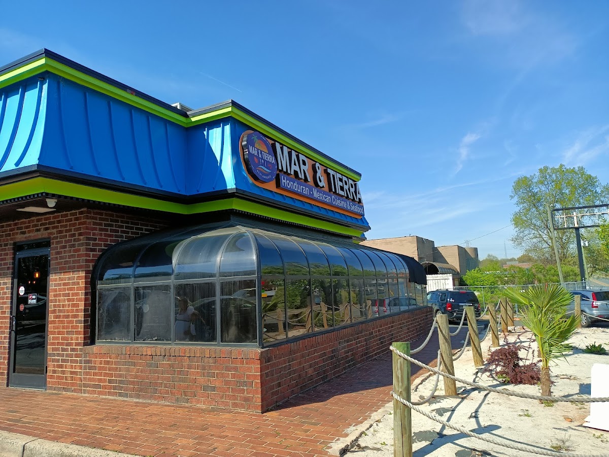 Mar y Tierra Restaurant South Tryon