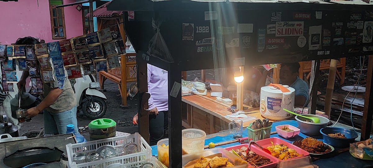 ANGKRINGAN LIK PINGPONG