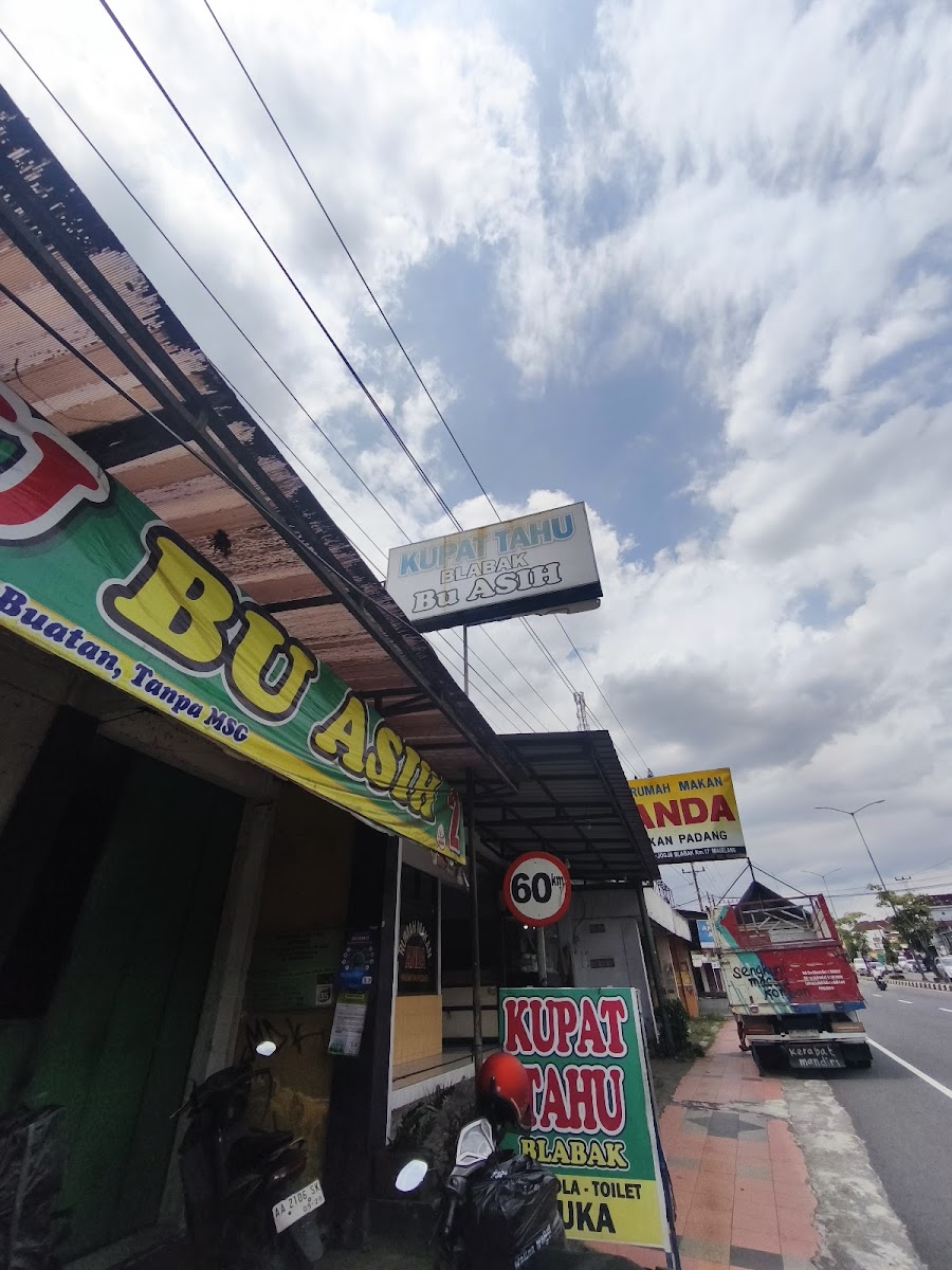 Kupat Tahu Blabak Bu Asih (Cabang Depan Pabrik Kertas Blabak)