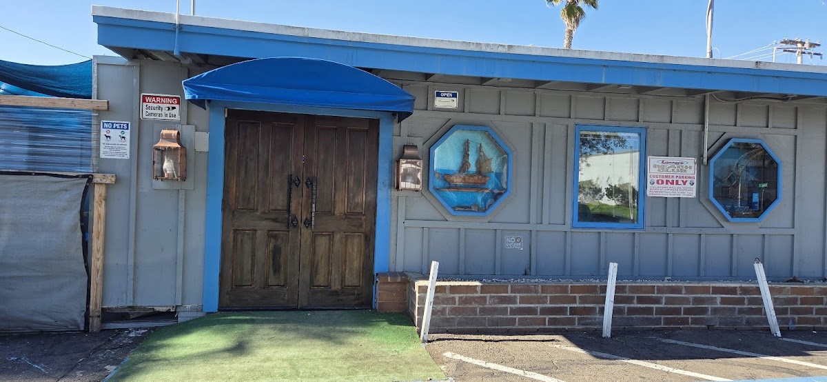 Larry's Beach Club