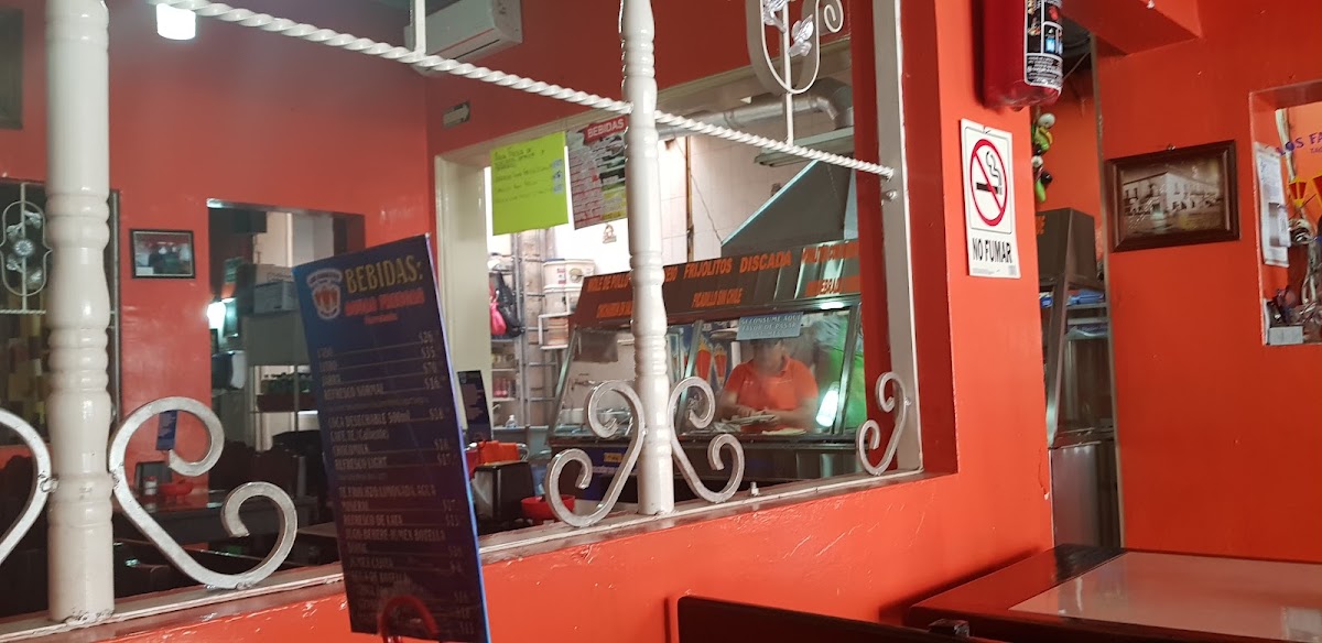 Taquería Los Farolitos