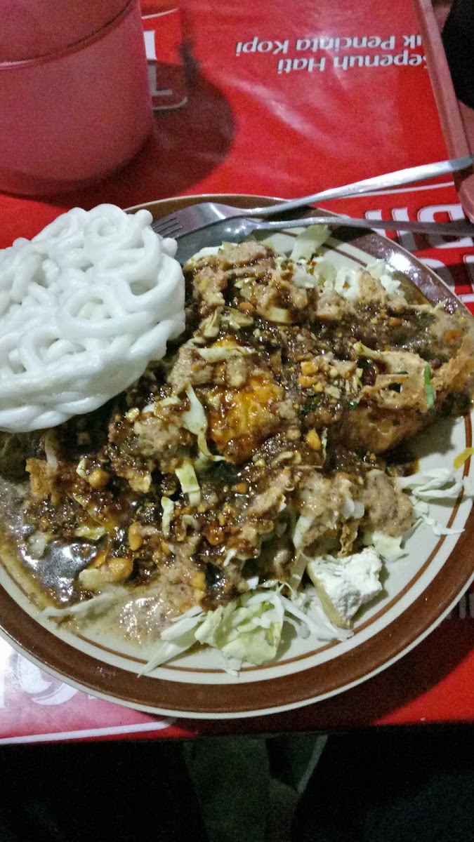 BAKSO TENIS DAN TAHU GIMBAL PAK BEJO
