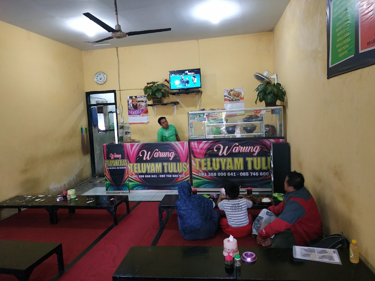 Teluyam Tulus, Ayam Goreng Dan Bebek Goreng