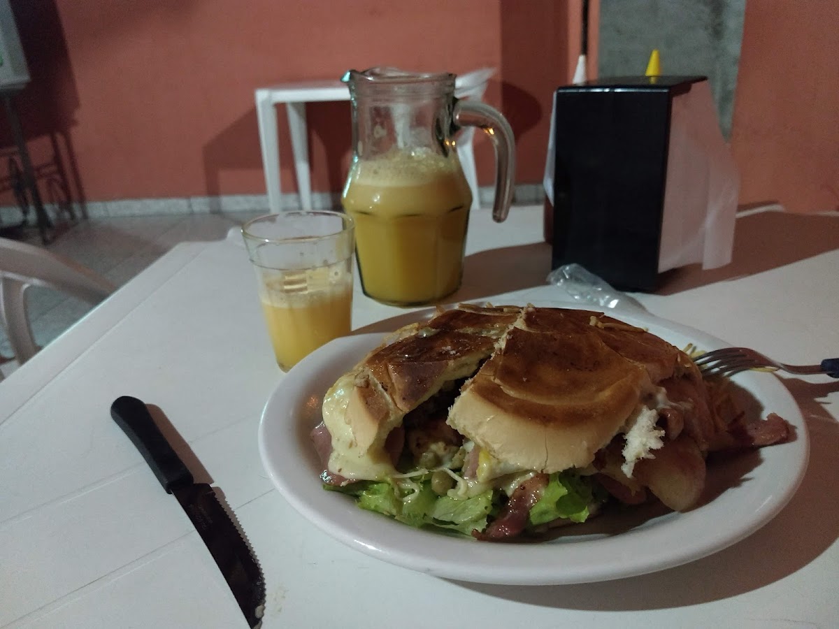 Divino's Lanches