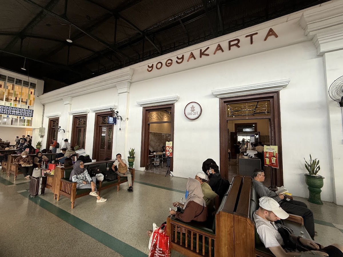 Loko Cafe - Stasiun Tugu