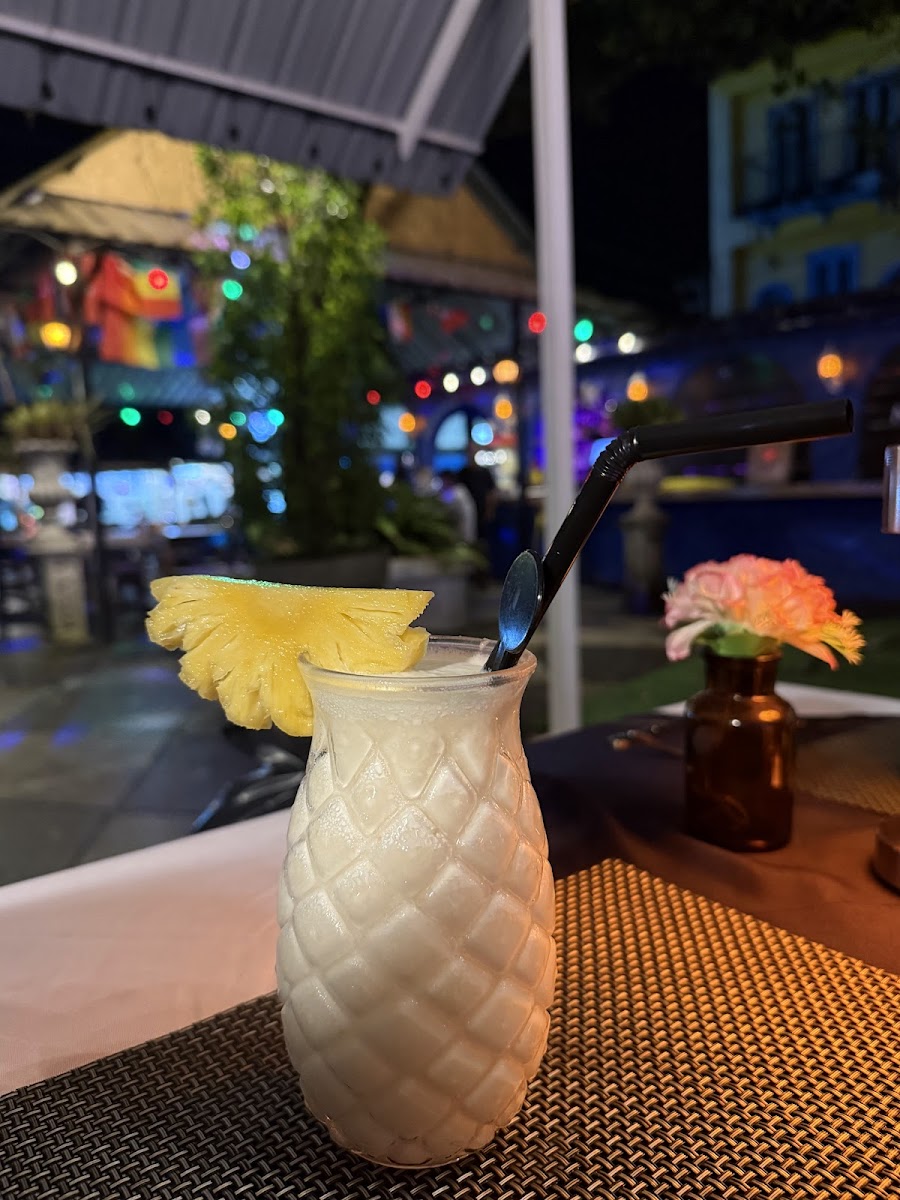 Tony’s Cocktails, Pizza & Thai Food