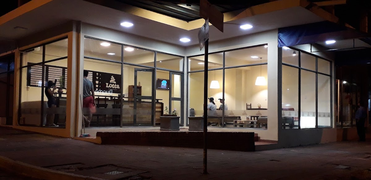 Lotta Helados - Jardín América