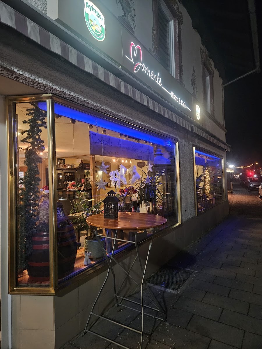 Moments Bistro und Café