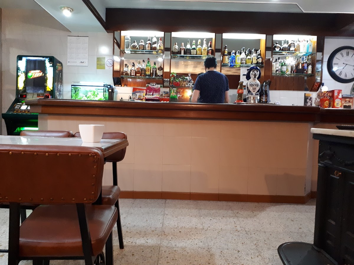 CAFÉ BAR ARMAS