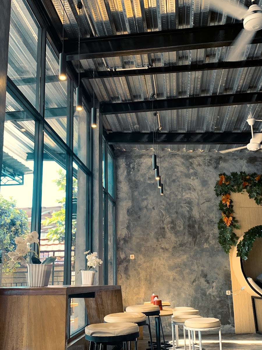 Raden Coffee & Resto