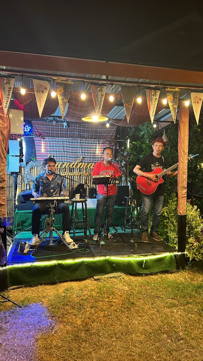 Landmarc Bar&Bistro แลนด์มาร์ค